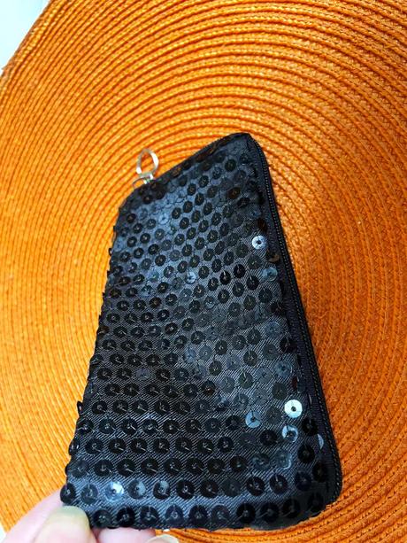 Trblietavá taštička, 