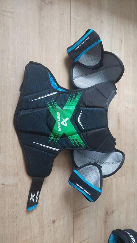 Hokejova vesta, bauer,s