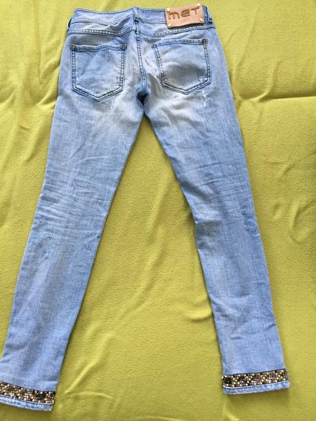 Met in jeans, met,28
