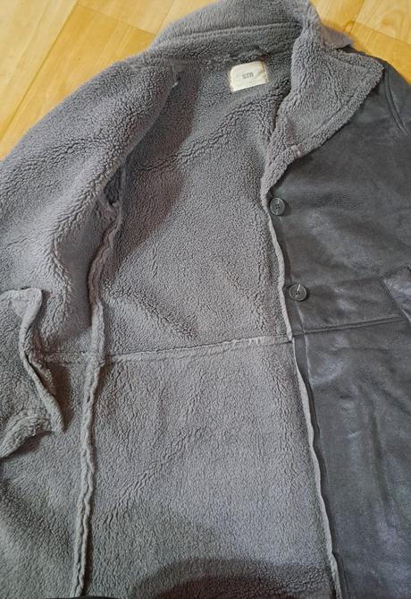 Krásny kabatik,zn.stradivarius, stradivarius,s