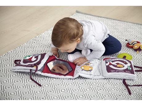 Interaktívna knižka pre bábätká - mamas & papas,