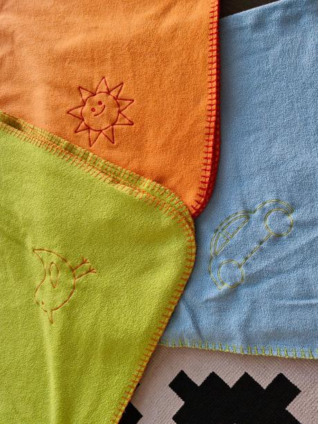 Krasne deky pre babatko super stav cena spolu, 