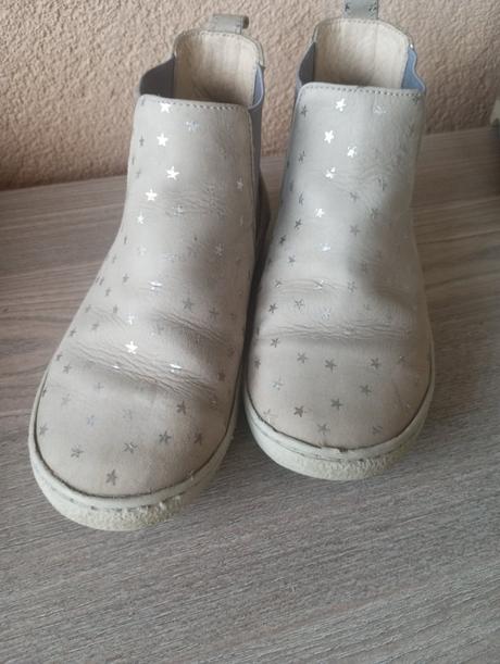 Prechodné čižmičky, 31