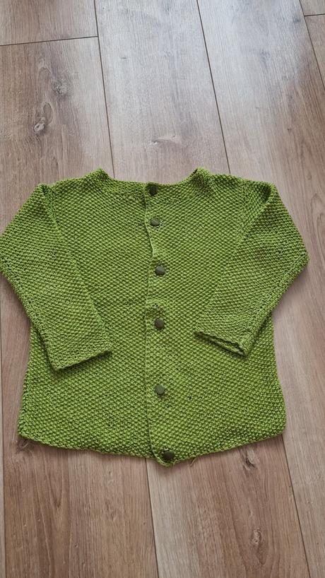 Svetrík veľ. 122-128 cm., 122