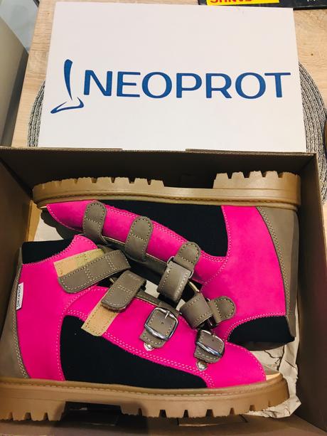 Nové sandále zn. neoprot, veľ. 38,  20 eur, 38