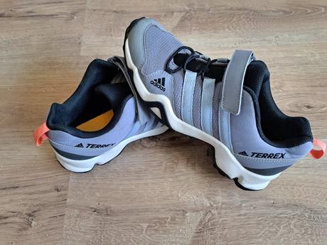 Botasky, adidas,38
