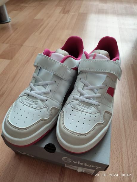 Nové tenisky, victory,35