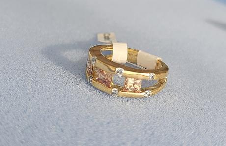 Dámsky prsteň,