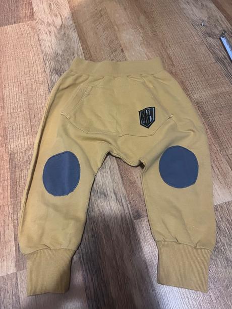 Teplakove nohavice, 92