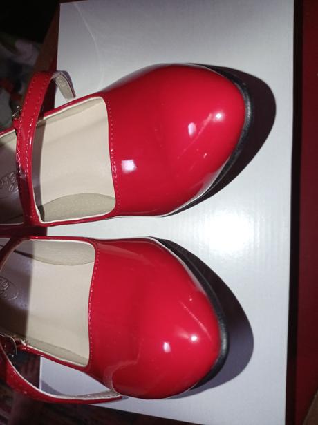 Červené topánky zn. eva kvalitne nove, 40