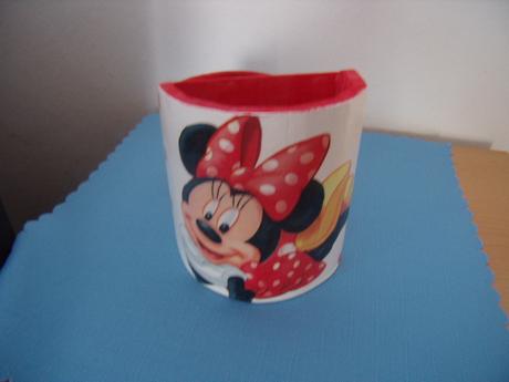 Drevený stojan na ceruzky, perá, fixky, nožnice,