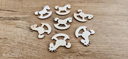Drevený závesny výlisok -koník, 