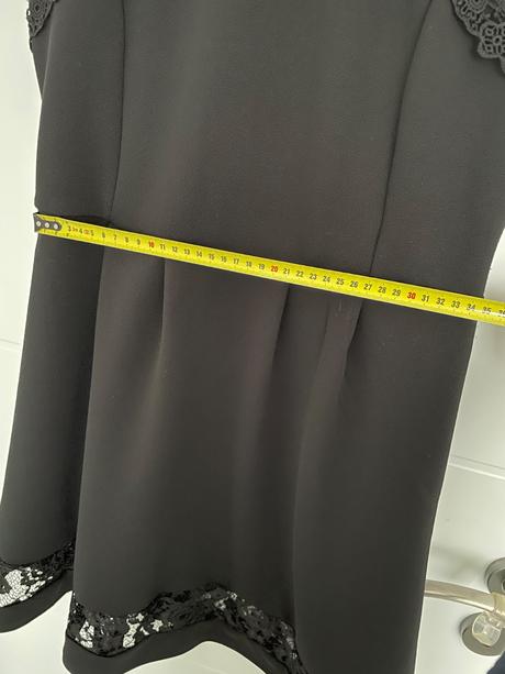 Áčkové čierne šaty s čipkou, bonprix,38