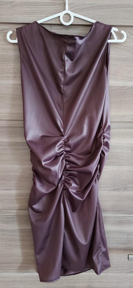 Spolocenske saty, 36