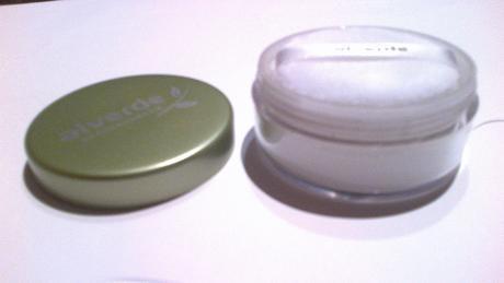 Púder+ štetec alverde, 