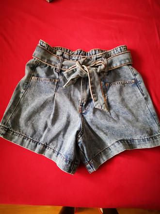 Šortky, 38