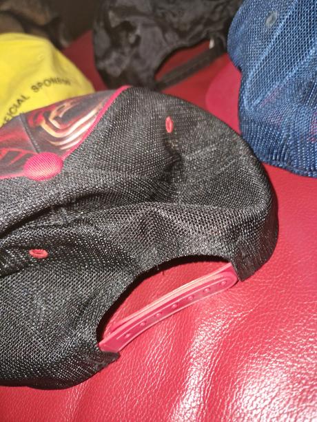 Šiltovky ..rôzne, 140