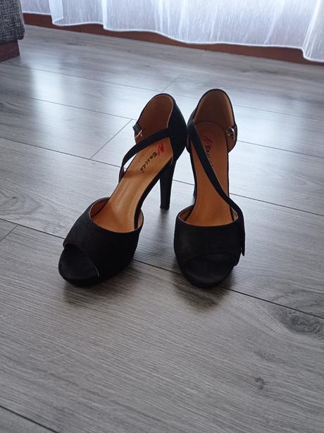 Čierne sandále, 37