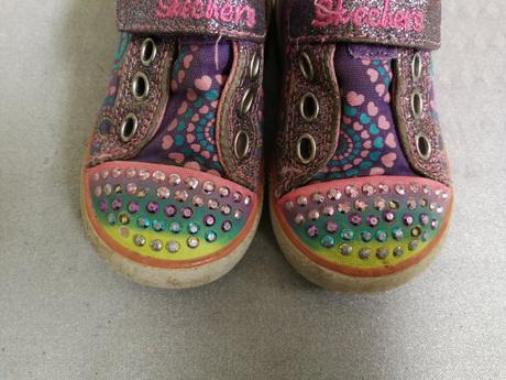 Svietiace 21, skechers,21