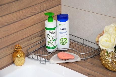 Rohová polica do kúpeľne,