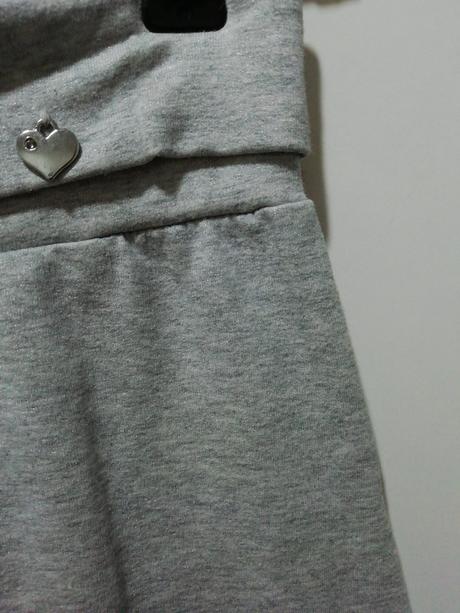 Sivé široké tepláky s trblietkami, ovs,134