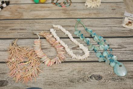 Bižutéria-nahrdelníky náušnice,náramky prstene,