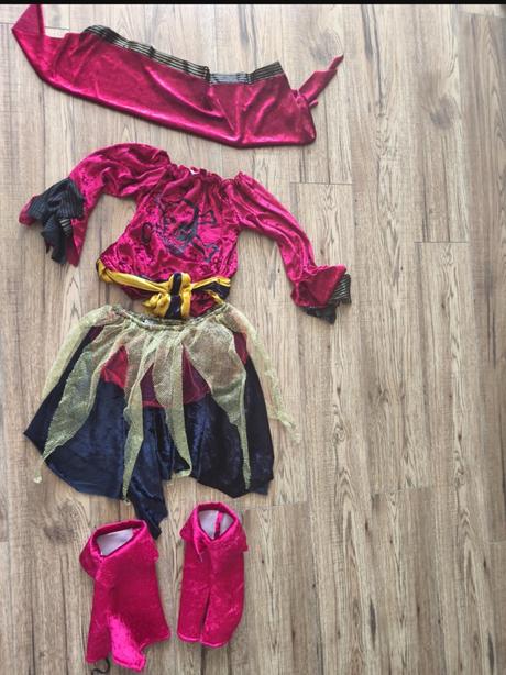 Karnevalový kostým pirátka, 