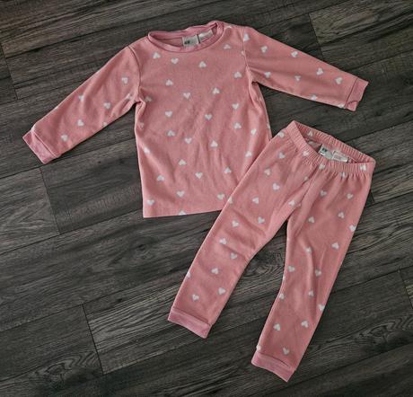 Pyžamko so srdiečkami h&m 98, h&m,98