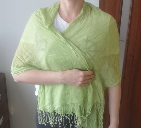 Hráškovozelený šál, 