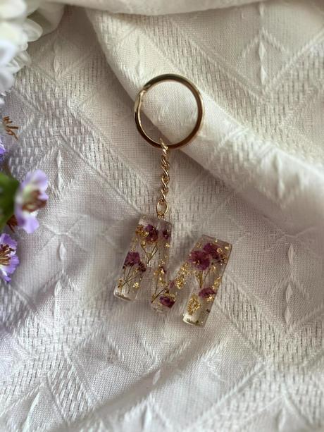 Ručne vyrobené živicové kľúčenky, 