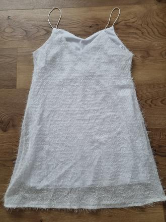 Chlpaté luxusné šaty,