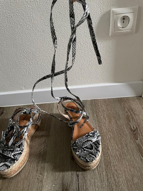 Sandále na viazanie okolo lýtka, bershka,36