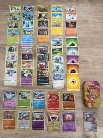 Balík pokémom kariet - 50 kariet a kovová tinka, 