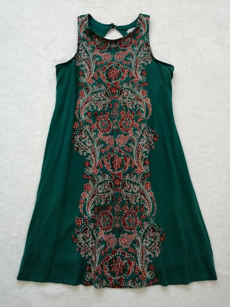 Pekné pohodlné šaty, 36