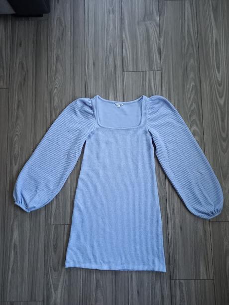 Teplé šatičky zn. clockhouse-top stav, c&a,xs