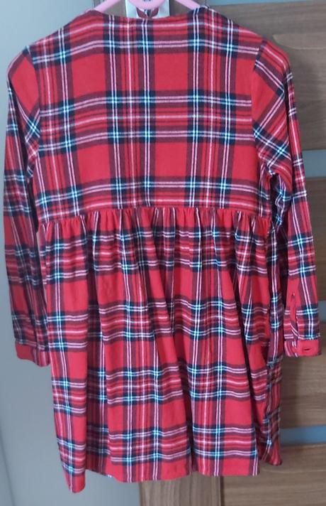 Dievčenské šaty, 122