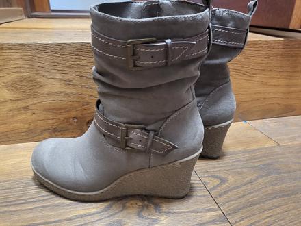 Zachovalé zimné čižmy, 37