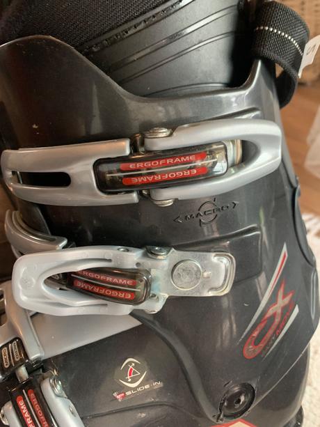 Predaj sada lyže+lyžiarky+palice (pre veľ. nohy 39, salomon,160-169 cm