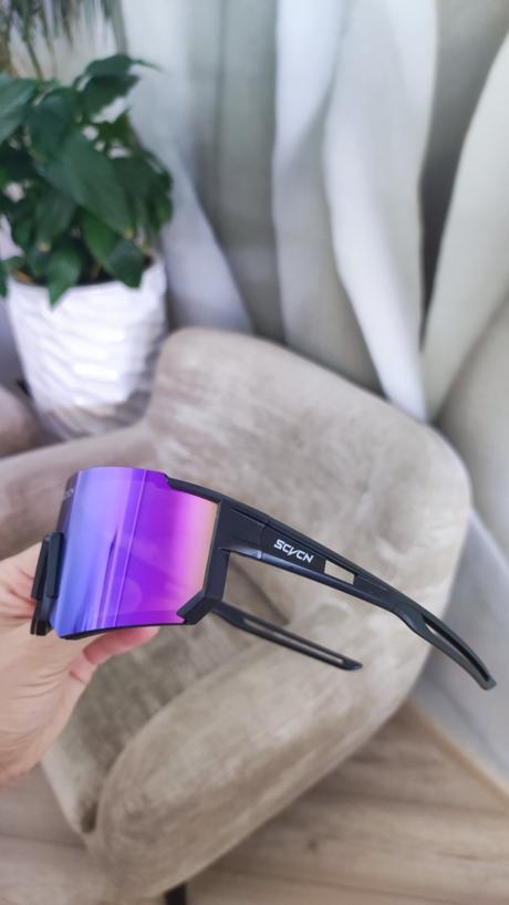 Slnečné športové okuliare,