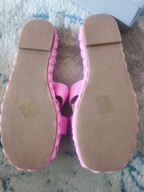 Ružové šľapky, 38