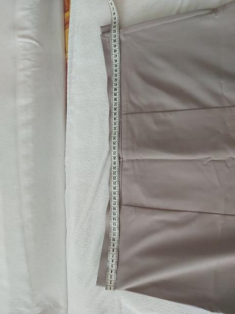 Spoločenský kostým, 42