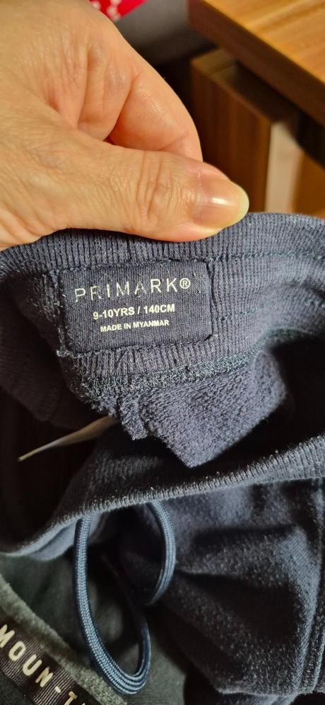 2x zateplene teplaky, primark,140