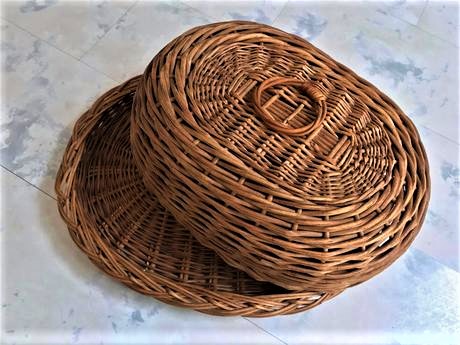 Chlebník/podnos z ratanu,