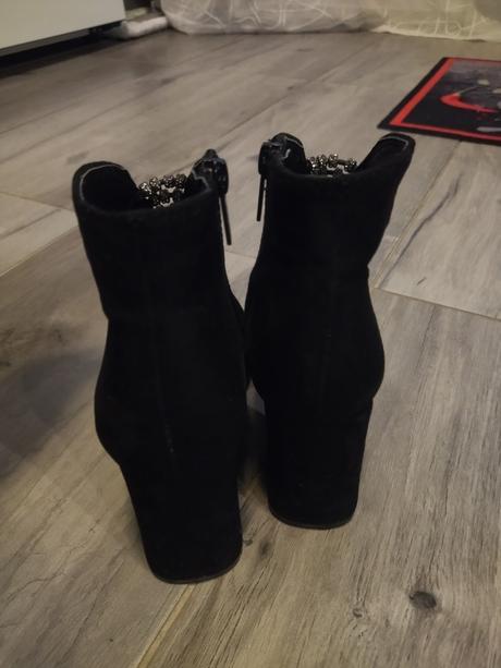 Semišové kotníkové čižmičky, 38