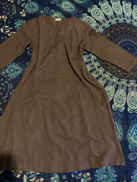 Jednoduché staroružové šaty, m