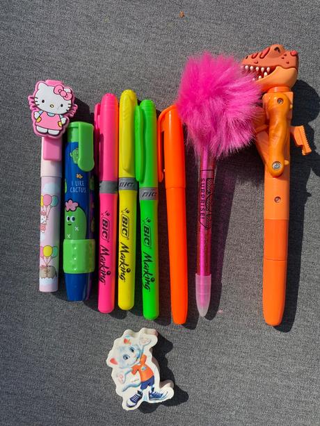 Perá, zvýrazňovače a gumy pre deti, 