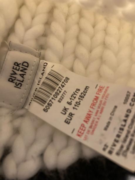 Čiapka s bambulami, river island,128