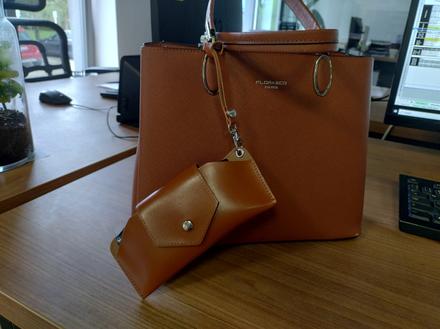 Puzdro na slnečné okuliare,