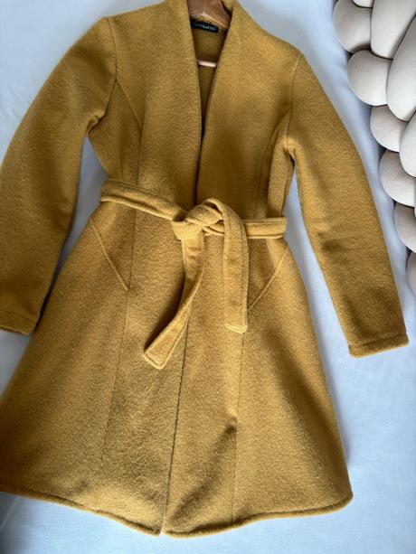 Horčicový kabátik s, s