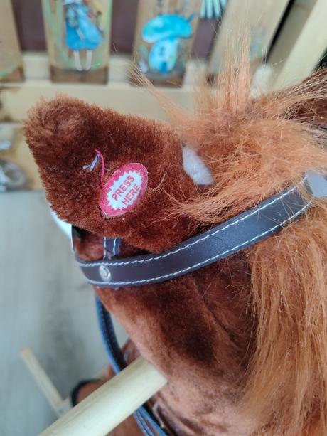 Hojdací kôň interaktívny, 